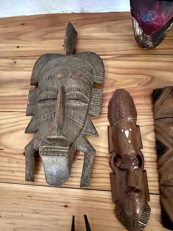 Internationale Kunst: Afrikanische Masken und Figuren – Gebraucht aus Feuerthalen von mic_t8xw 4