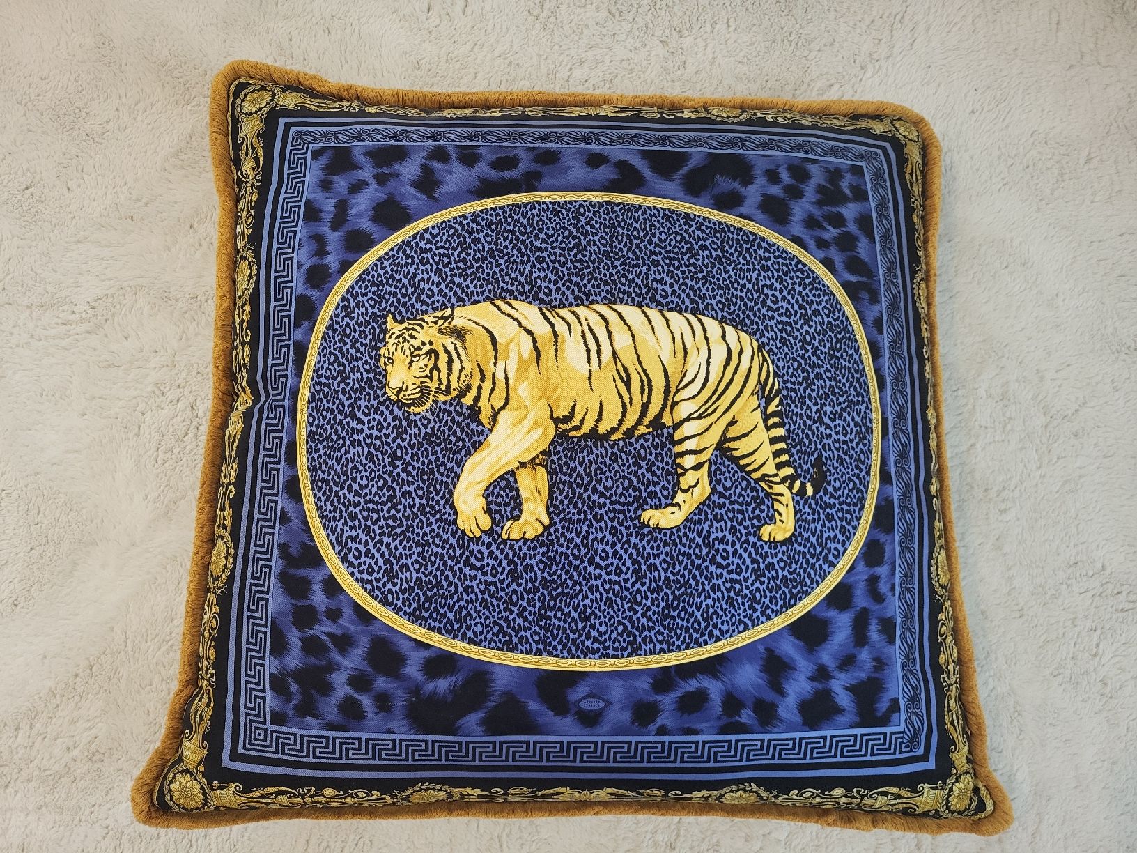 Versace Kissen: Versace Atelier – Neu (gemäss Beschreibung) aus Fruthwilen von Mostro-Medusa 1