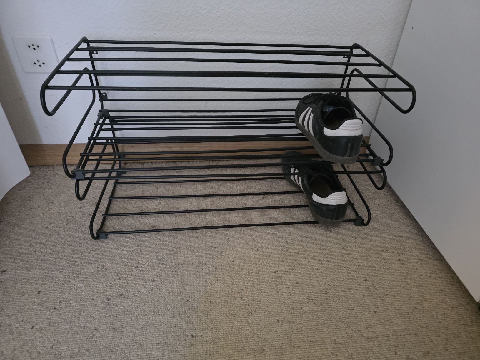 Scaffali: 2x Schuhgestell / Schuhregal Metall schwarz – Usato da Richterswil venduto da Rem2011
