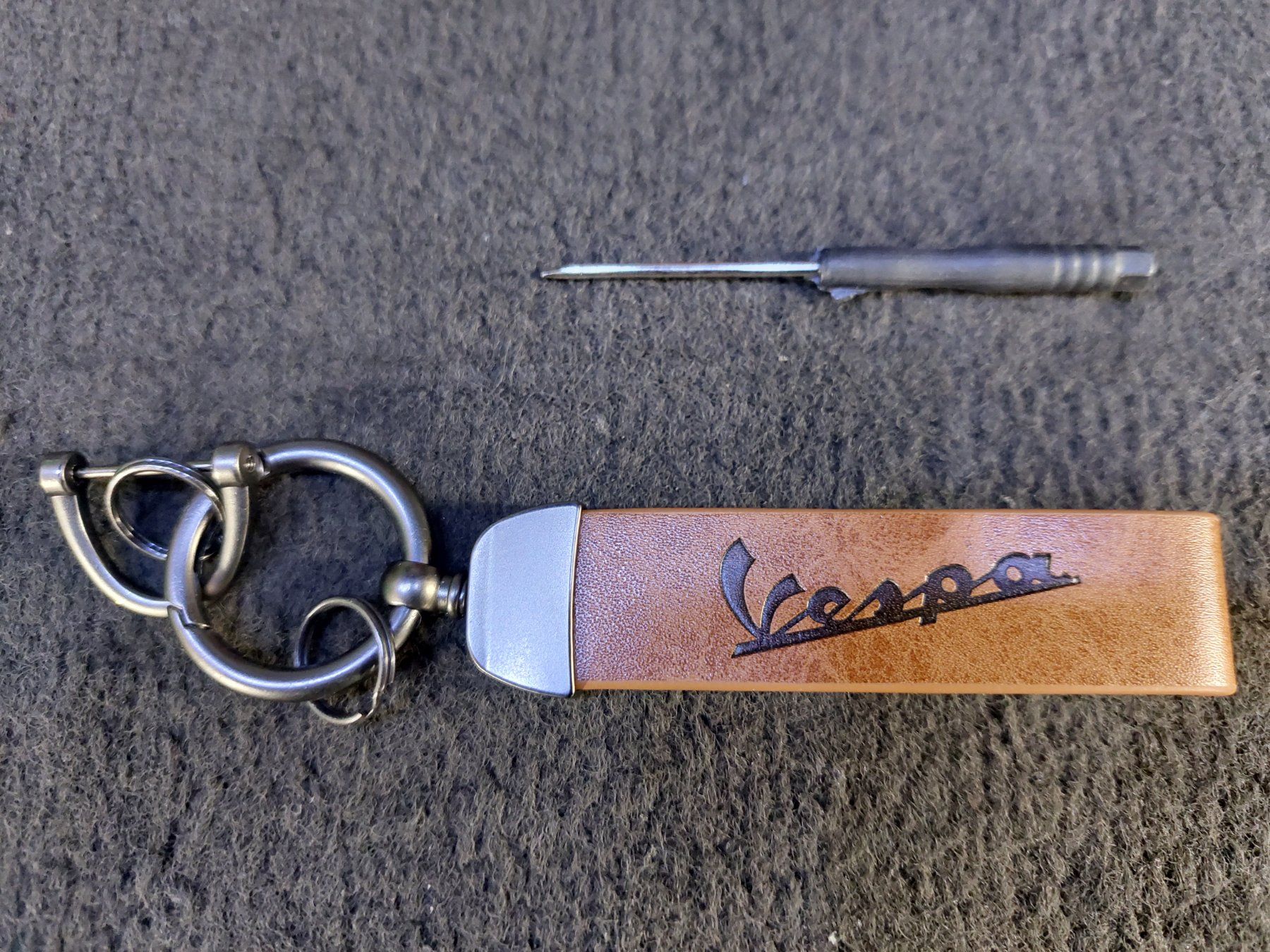 Vespa Portachiavi: Vespa Schlüsselanhänger – Nuovo e nell'imballaggio originale da Zürich venduto da makimakimak
