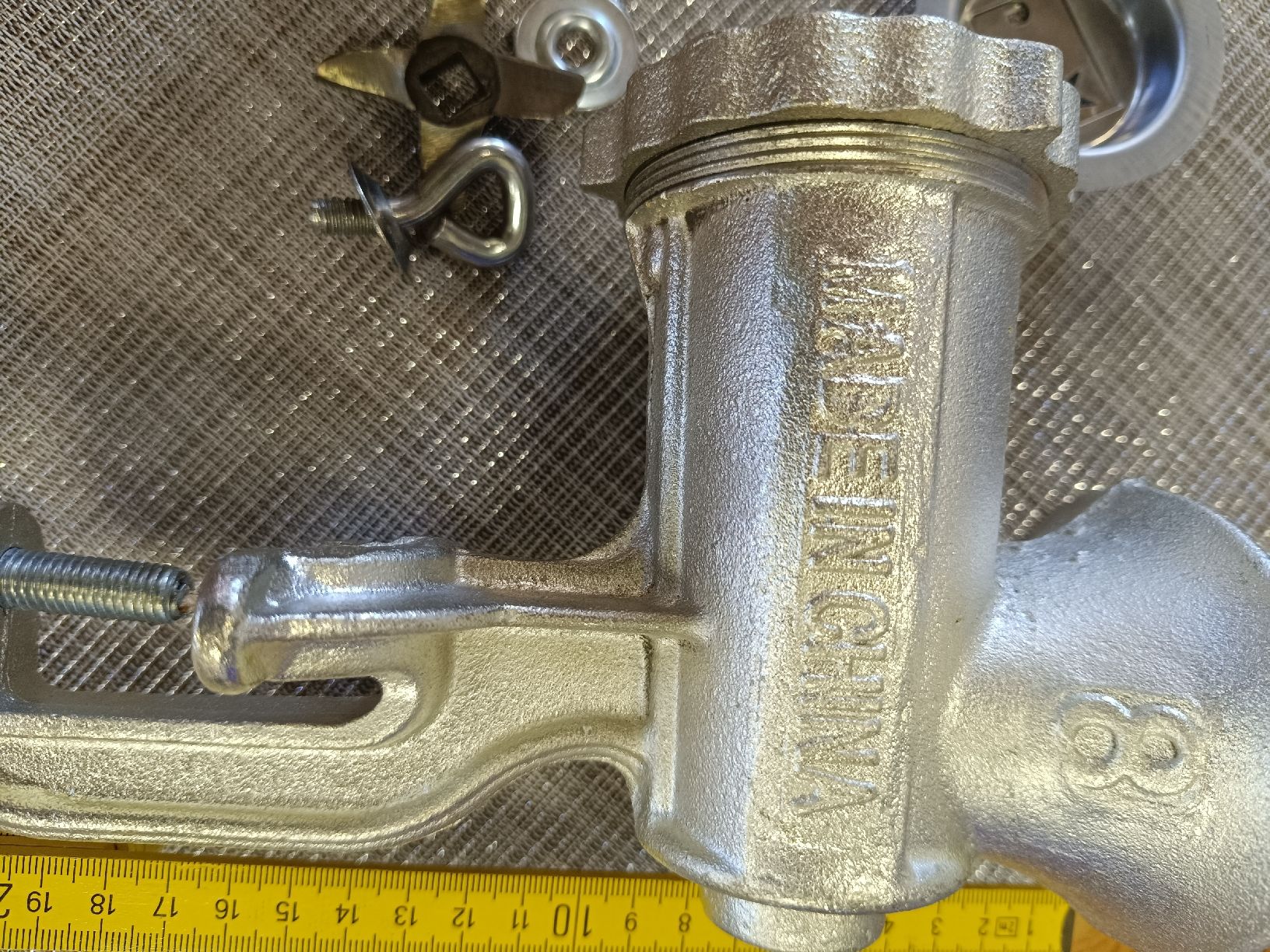 Komplettküchen: Retro-Fleischwolf (A1) – Gebraucht aus Künten von Schnaepplihuus 4