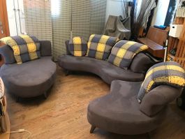 3 teiliges Sofa mit Kissen