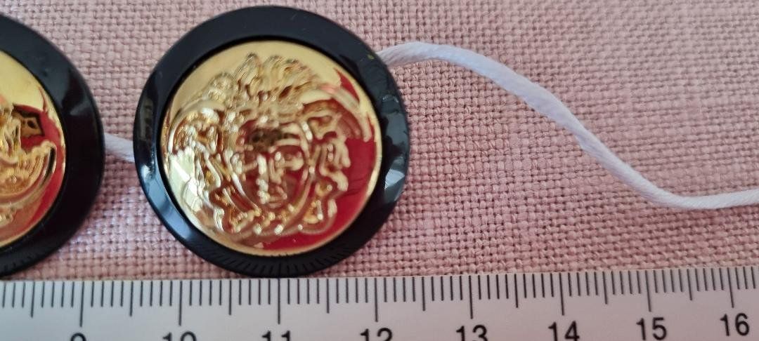 Knöpfe: boutons Versace 4 pcs – Neu (gemäss Beschreibung) aus Tolochenaz von nieeva 1
