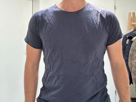 Dunkelblaues Herren T-Shirt – Minimal Basic Shirt – Slim Fit