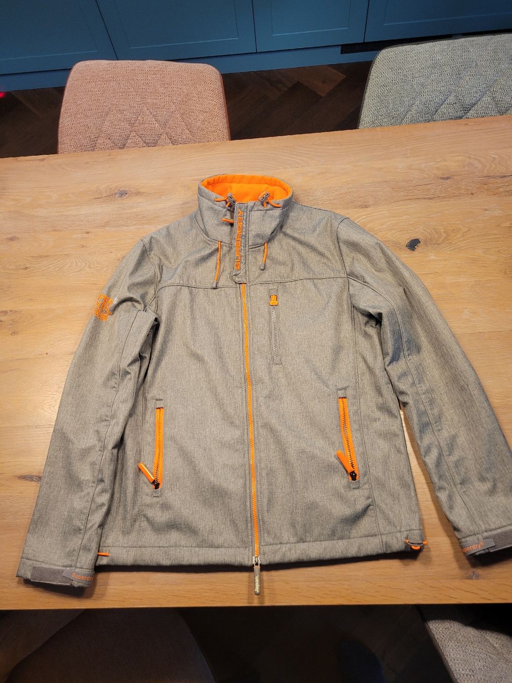 Superdry Jacken: Super Dry - Softshelljacke – Neu (gemäss Beschreibung) aus Murgenthal von DonnieDarko15