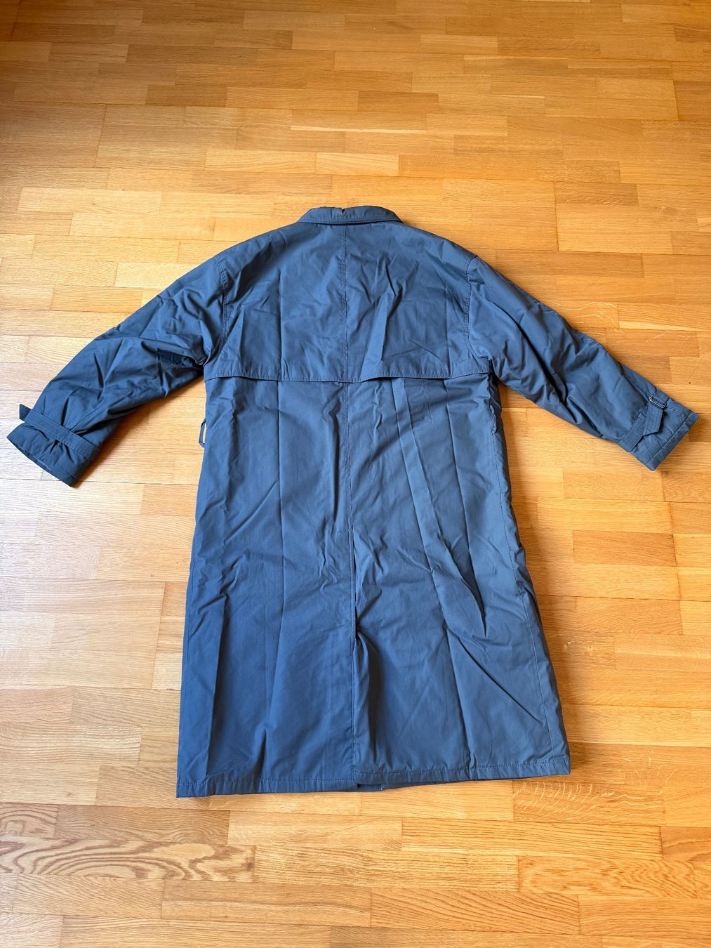 Cappotti: Grauer Nylon/Baumwoll Mantel – Usato da Zürich venduto da Basilou98 5