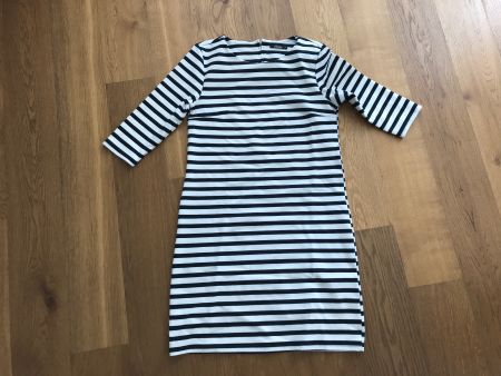 Sommerliches Ringelkleid mit 3/4 Aermel, Grösse S