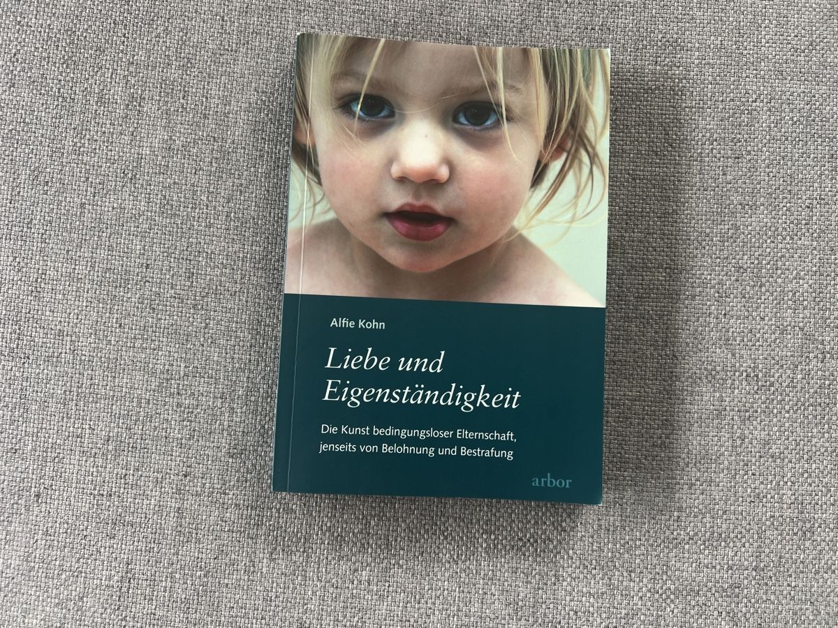 Libri: Buch Liebe und Eigenständigkeit von Alfie Kohn – Usato da Ennetbaden venduto da mapa05