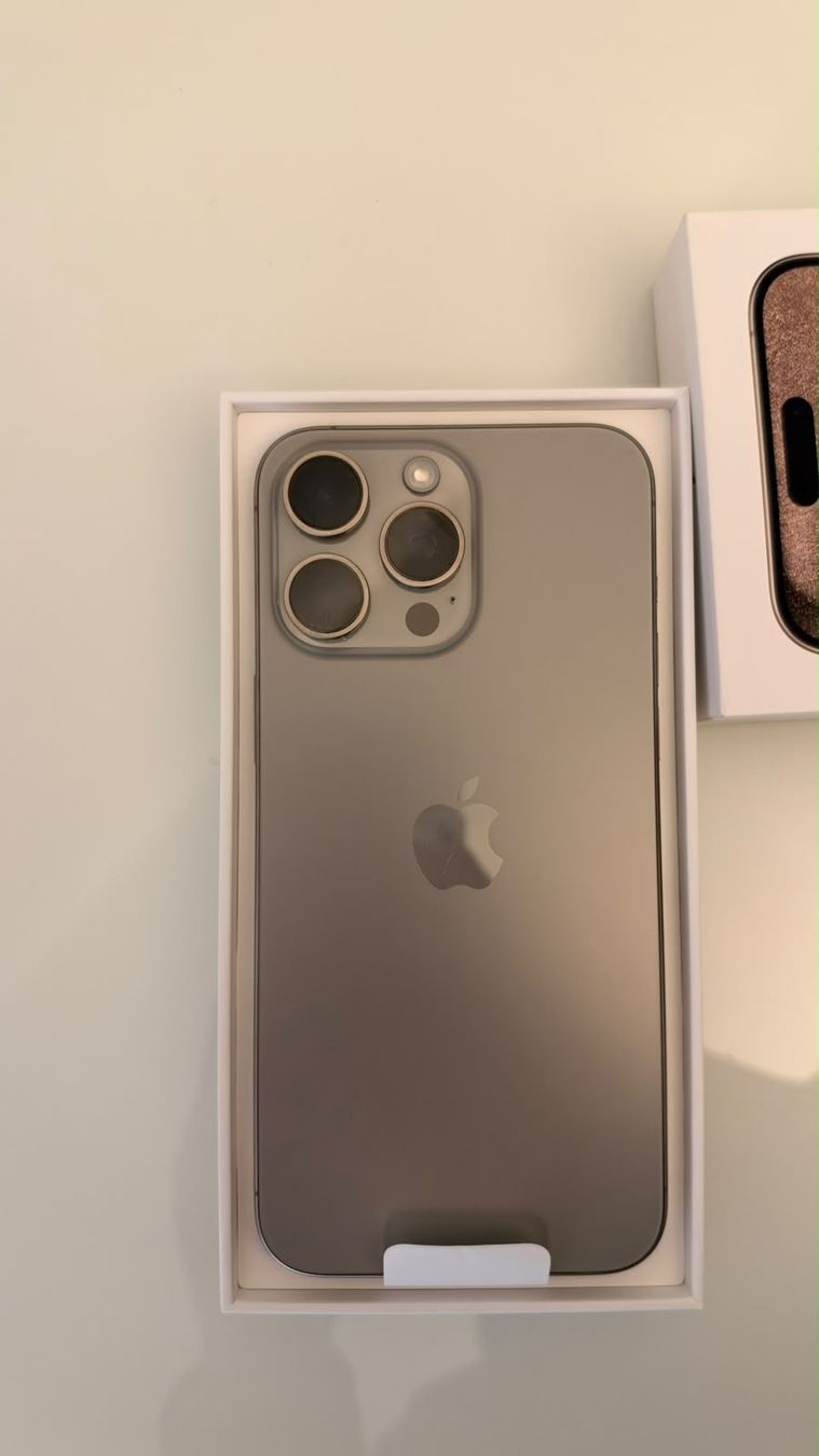 Apple Telefoni cellulari / Smartphones: iPhone 15 Pro Max 256 GB – Usato da Sursee venduto da Kaloo01 4