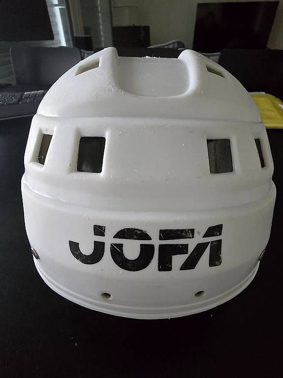 Caschi: Jofa Spass Eishockey-Helm Grösse < 7 3/8 – Usato da Oberglatt ZH venduto da vobione