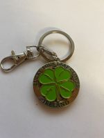 Porte-clés trèfle à quatre feuilles métal couleur vert