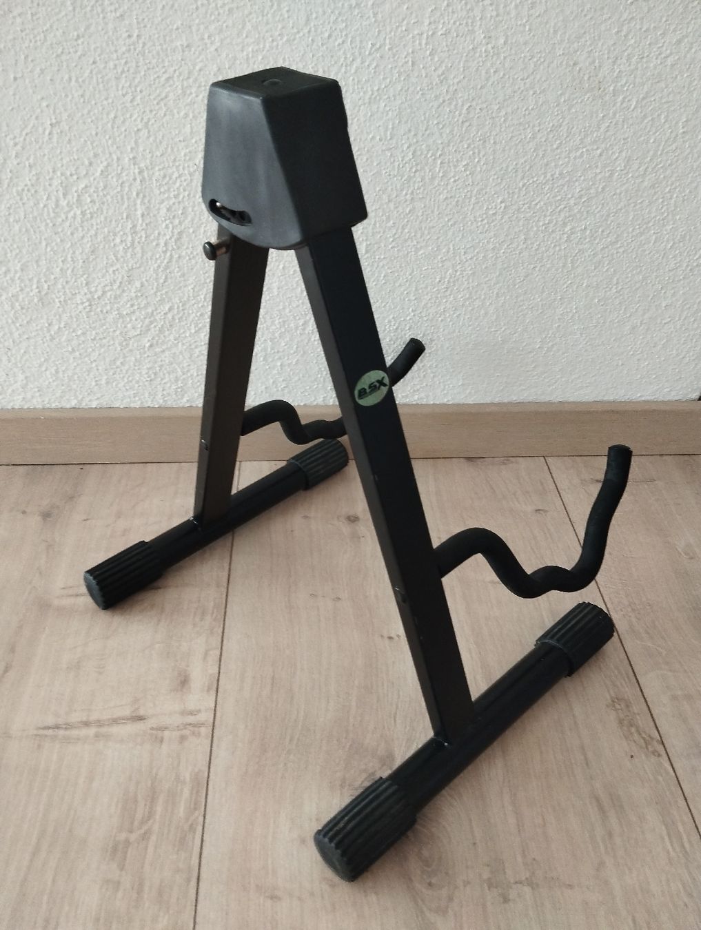 Instrumenten-& Notenständer: Gitarrenständer – Gebraucht aus Altstätten SG von san_kjb7 2