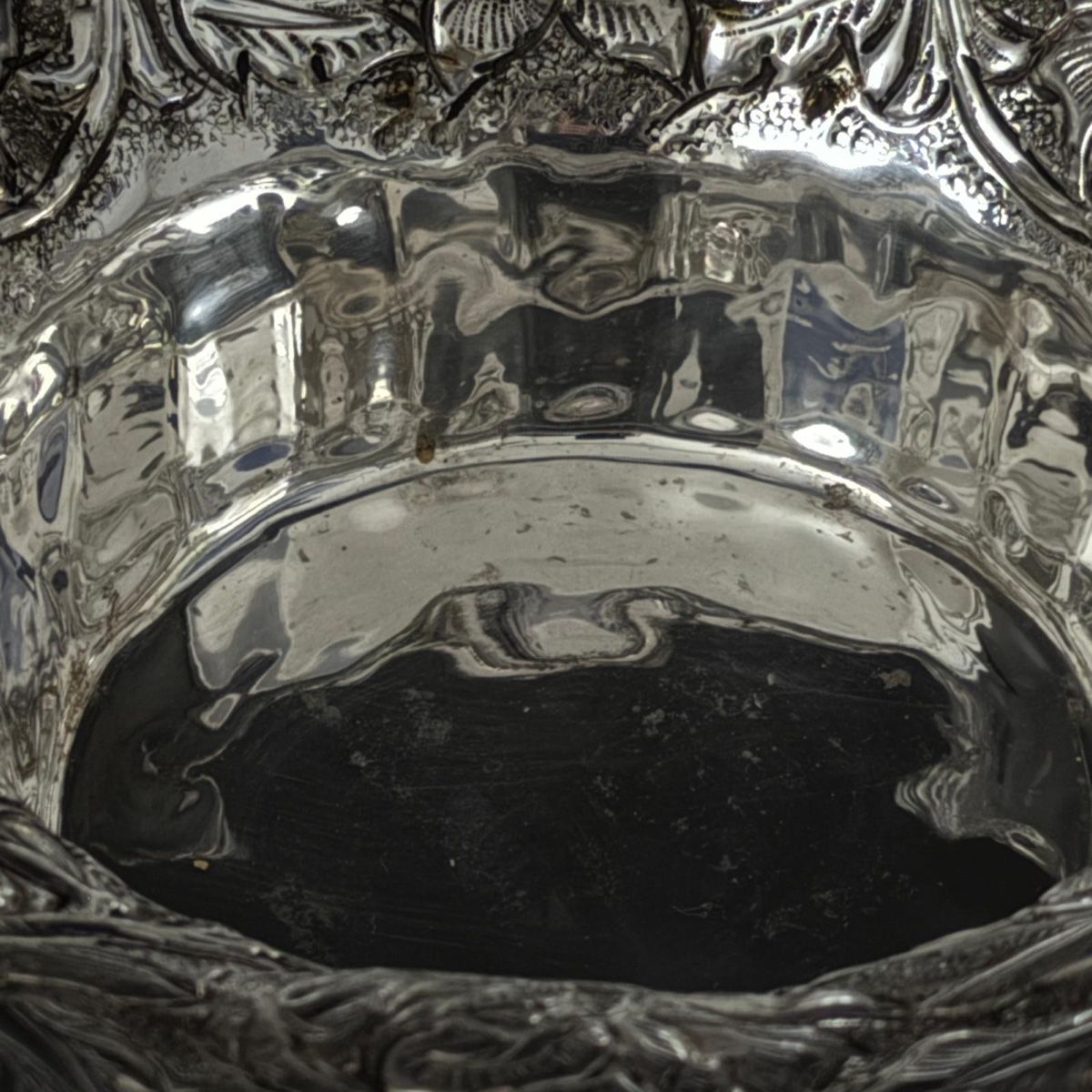 Schalen: Versilberte Schale auf Kugelfüsse – Gebraucht aus Luzern von downtonabbey 3