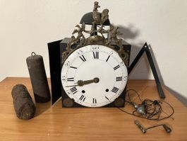 Antike Comtoise Uhr mit Gewichten und allem Zubehör