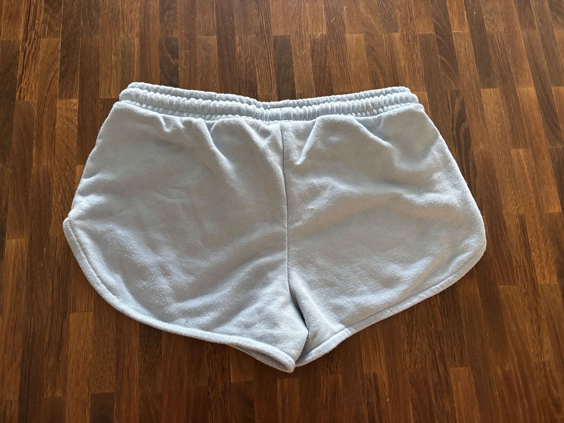 Hosen: Damen Shorts hellblau Grösse S – Gebraucht aus Hinwil von liviipivii 1