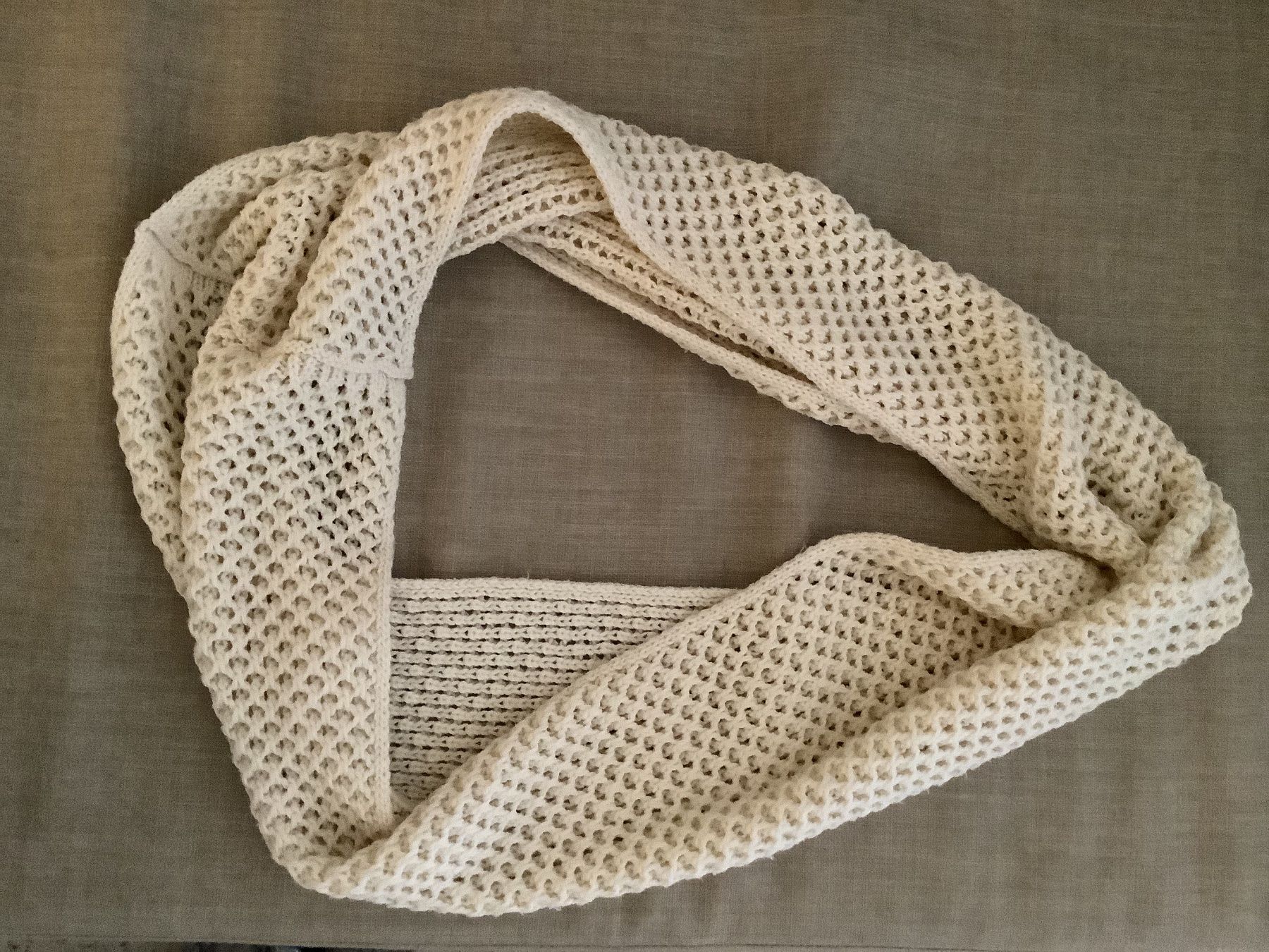 Foulards, Tücher & Schals: White / beige scarf for woman – Gebraucht aus Zürich von eli_685m 3