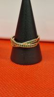 Eleganter Goldring mit smaragdgrünen Details, Grösse 58