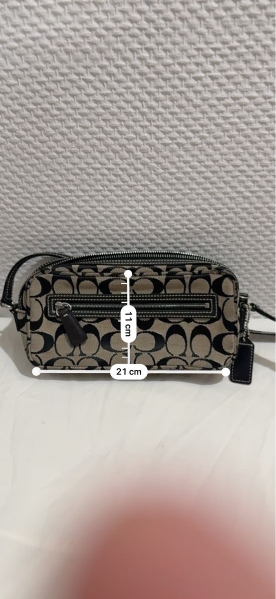 Coach Taschen für Damen: Y2K Coach Mini Camera Bag Crossbody – Gebraucht aus Geneve von DarlingVintage 5