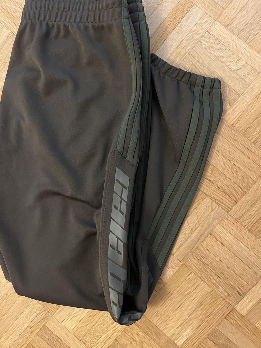 Adidas Pantaloni: Adidas Calabasas Jogginghose Gr. M – Usato da Zürich venduto da sop_xbd7 4