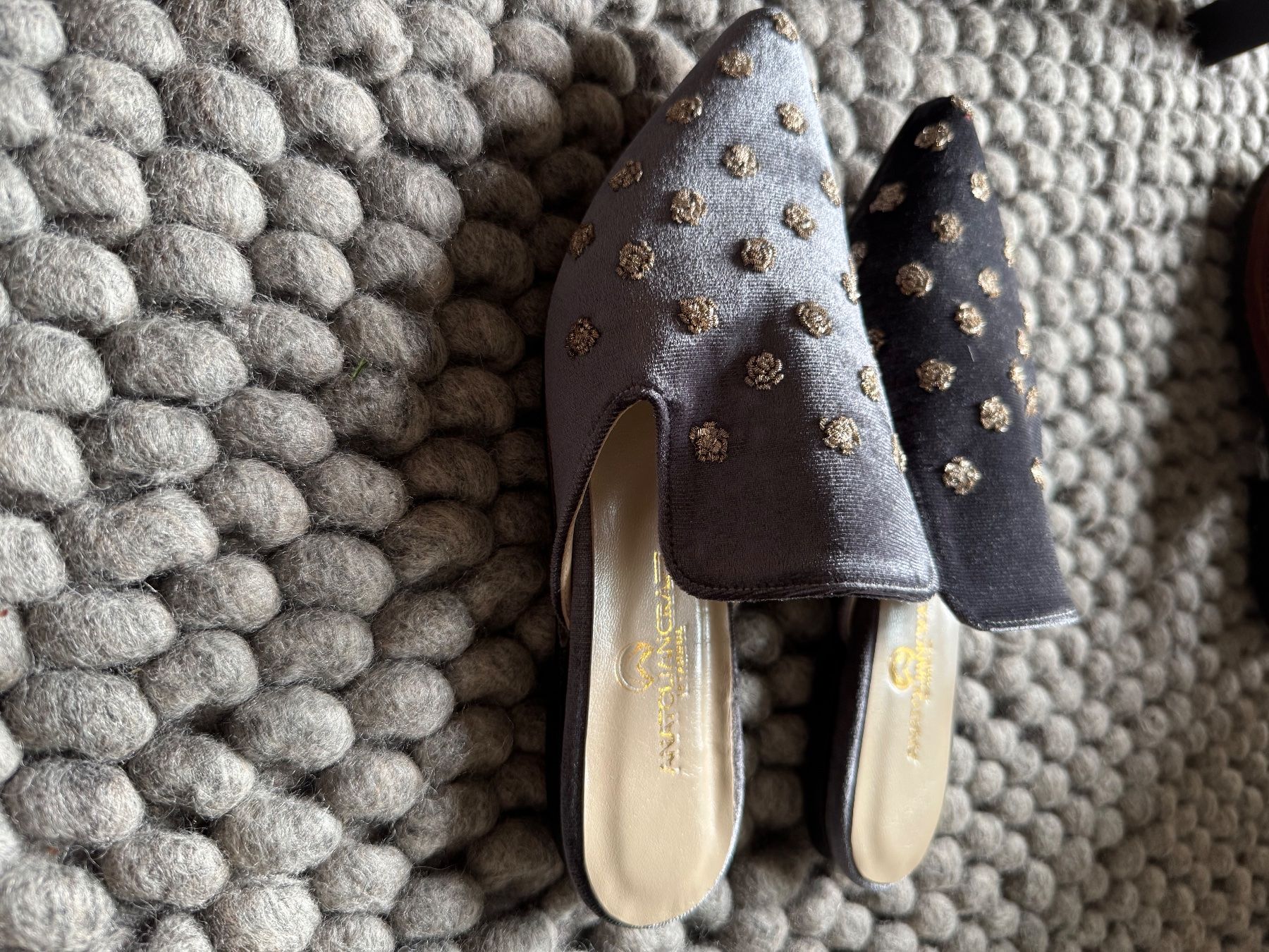 Scarpe da donna: Chaussures plates – Nuovo (secondo la descrizione) da Genève venduto da inf_2ggr