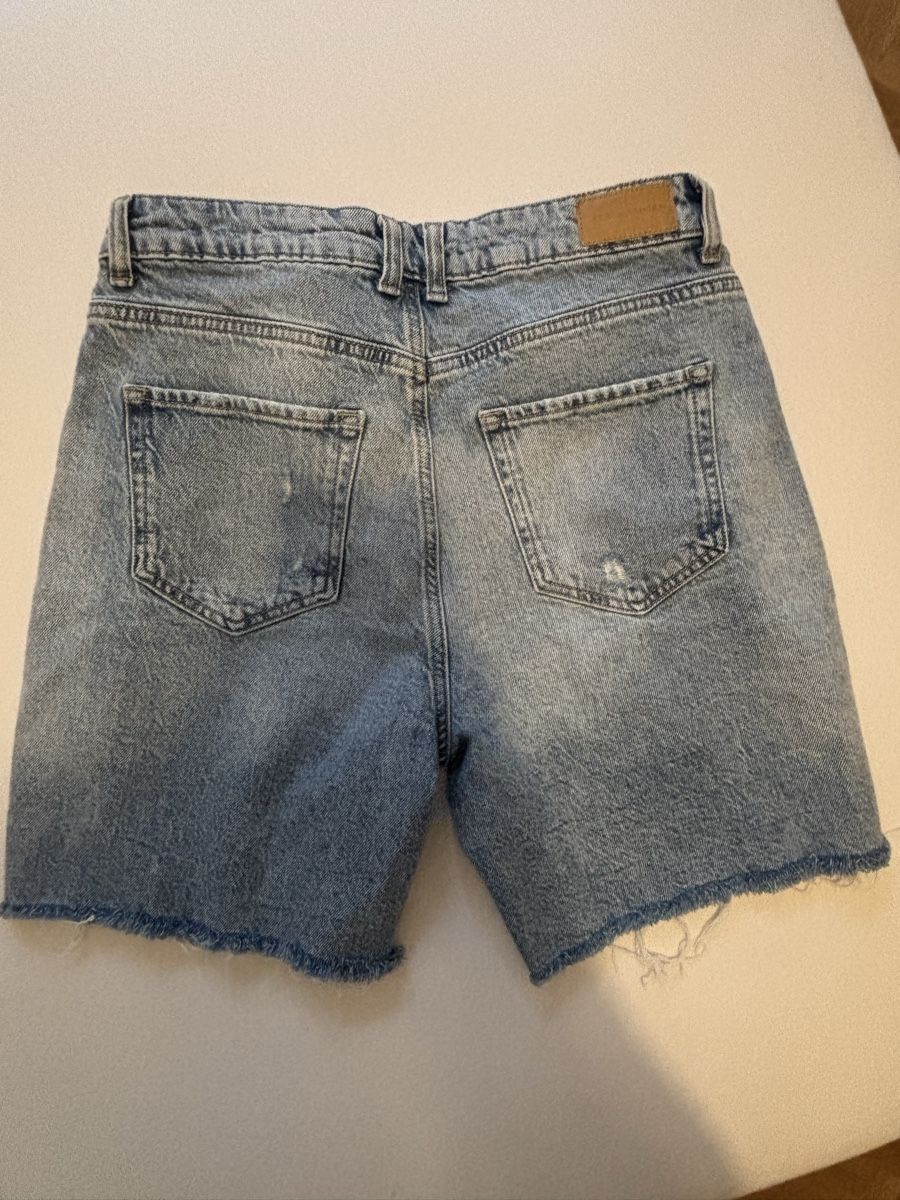 C&A Jeans: Jeans Shorts Clockhouse Grösse 40  – Gebraucht aus Arbon von Viktoriaa 2