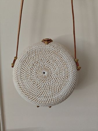 Sac rond en rotin blanc bandoulière cuir neuf