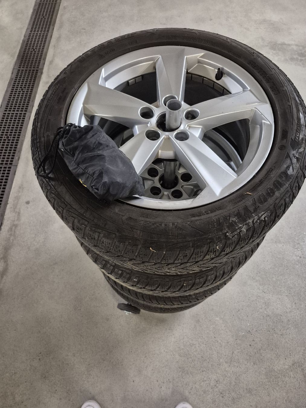 Pneumatici & Ruote complete: Original Audi Q2 Winterräder 17 Zoll – Usato da Muttenz venduto da Ramonsch1992