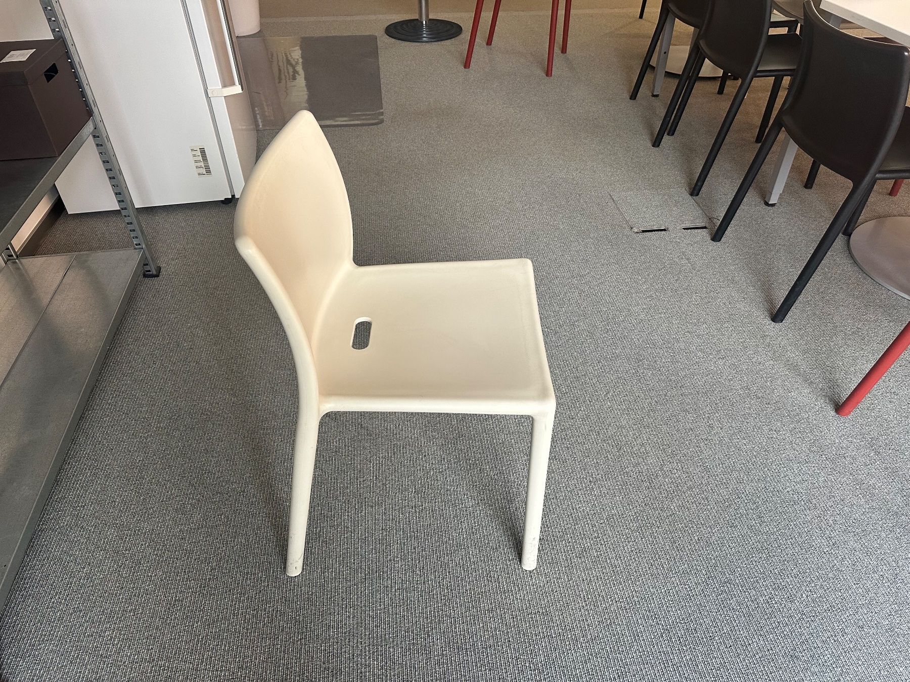 Sedie: Stuhl weiss Kunststoff – Usato da Zürich venduto da rom_sh7s 1
