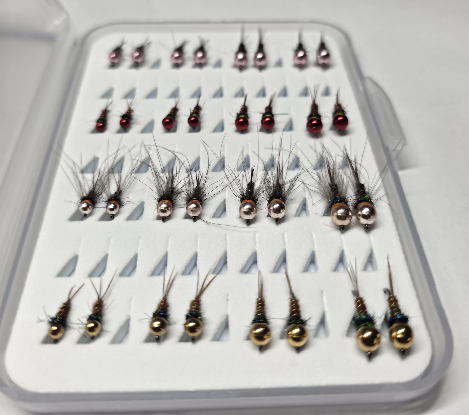 Esche: Box mit 32 Tungsten Nymphen – Nuovo (secondo la descrizione) da Degersheim venduto da HookedOnTheFly 2