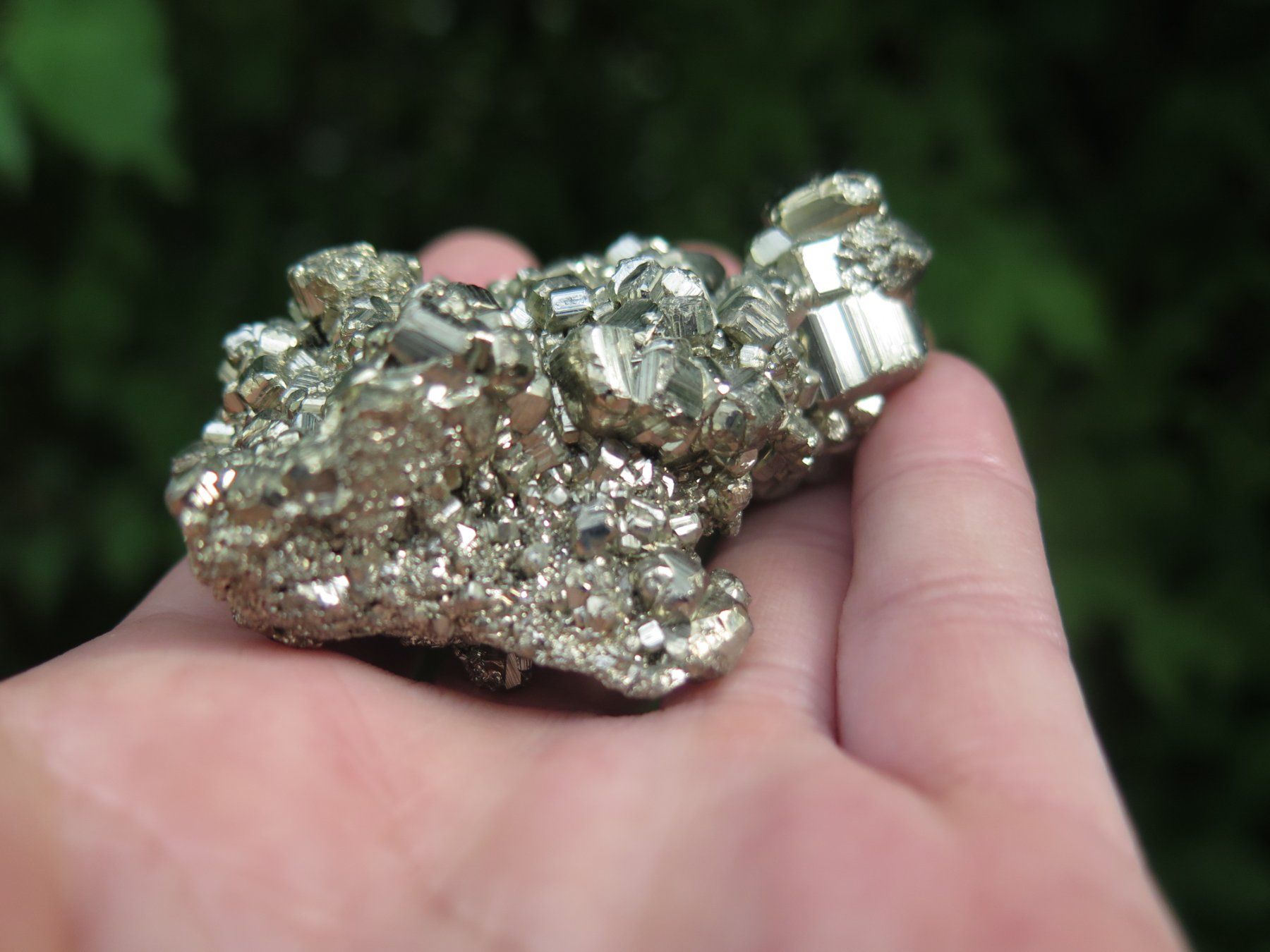 Mineralien & Heilsteine: Pyrit von Peru, sehr Hochglänzend – Gebraucht aus Schaffhausen von Yamakana51L8736OQ8 2