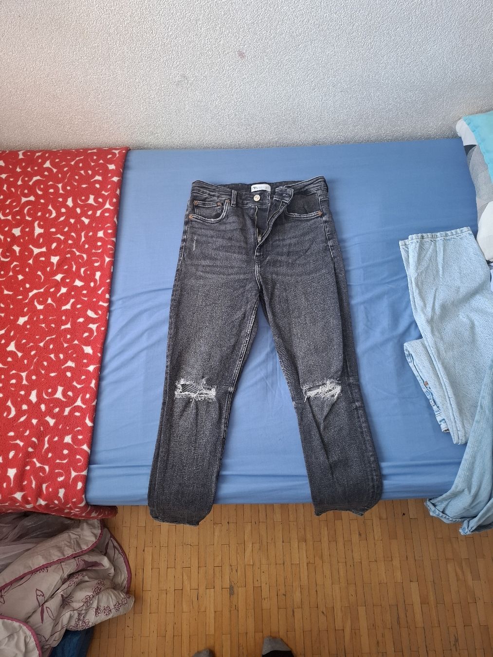 Zara Jeans: Pantalon – Usato da Bulle venduto da emm_kd8w