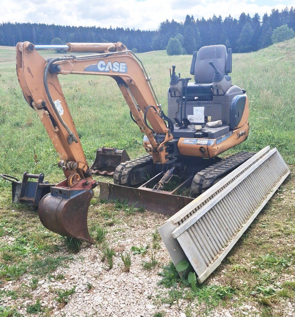 Excavateurs: Pelle mécanique – D'occasion à L'Auberson par ateliersante