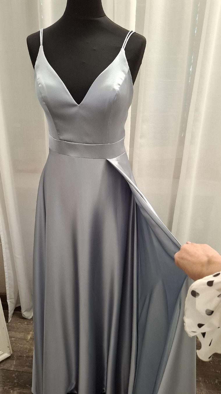Vestiti: Silber Abendkleid, Grösse 36 – Nuovo (secondo la descrizione) da Uster venduto da VMT. 2