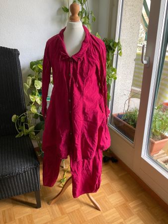 Super ensemble NID D'ABEILLE couleur framboise très agréable