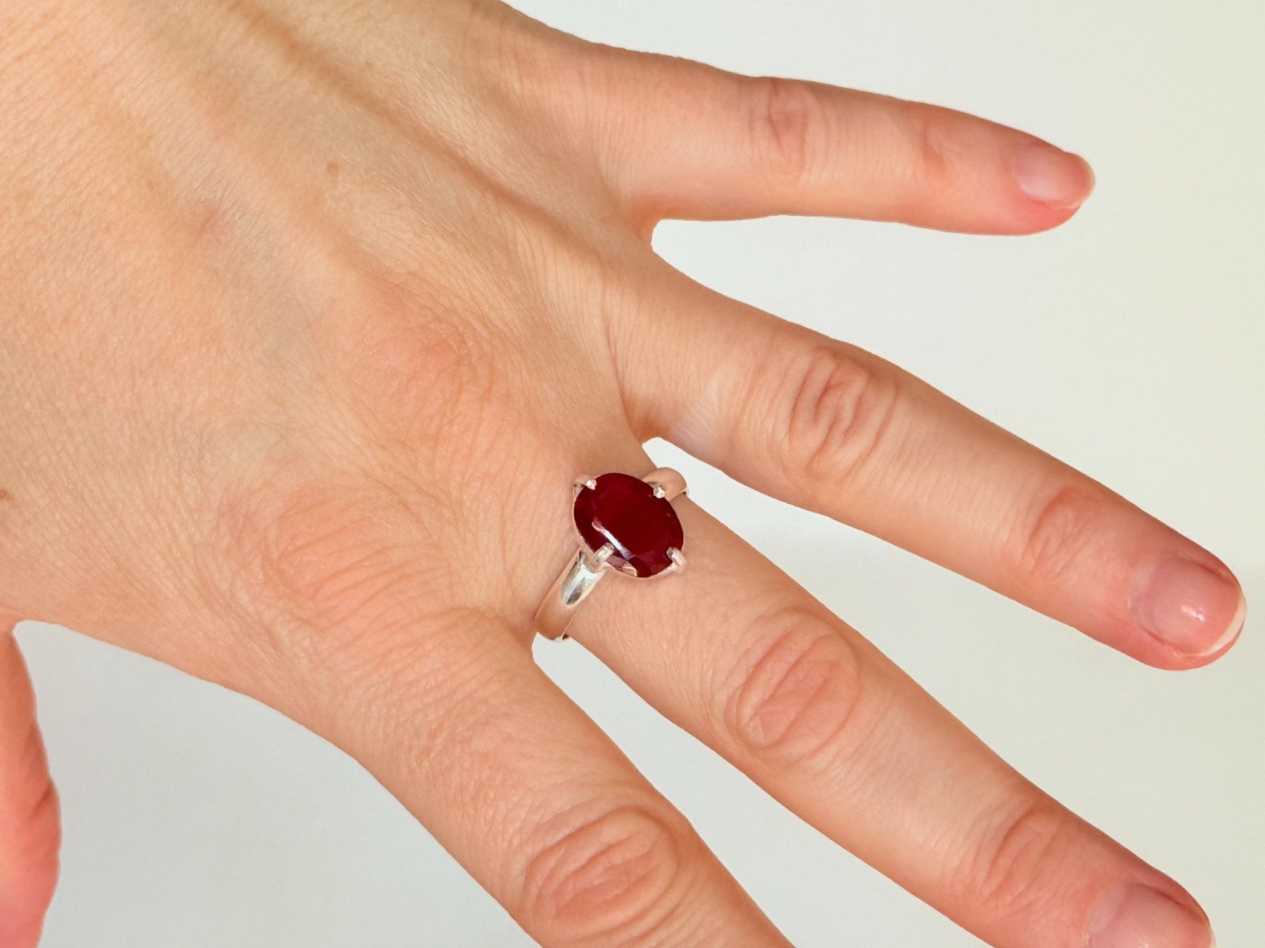Ringe: 5.75 Ct Oval Gemstone 62,5MM RING with certificate – Neu und originalverpackt aus Genève von AWWA 1