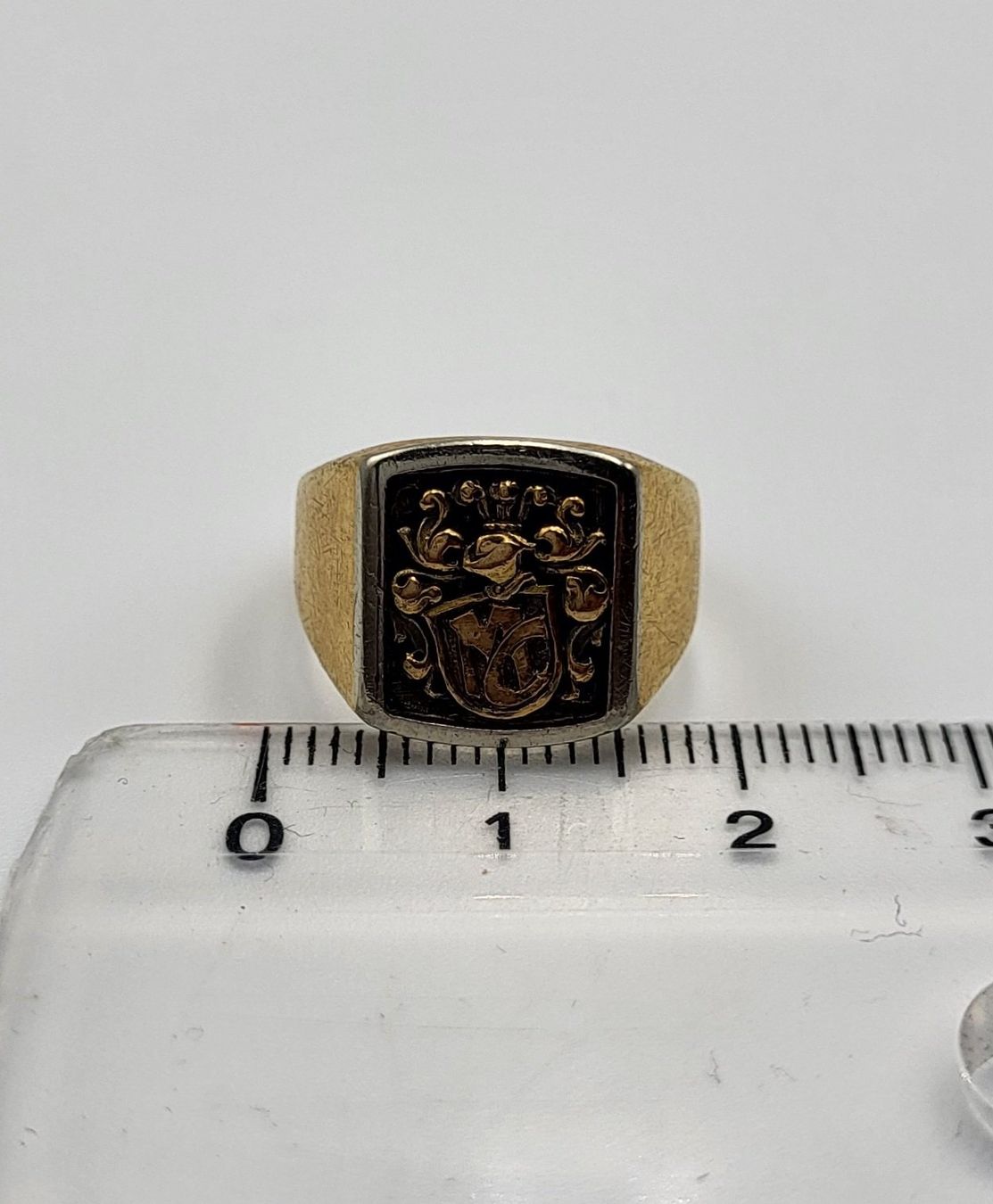 Anelli: 18 Karat 750 Gold Wappenring – Usato da Wald ZH venduto da Aniade