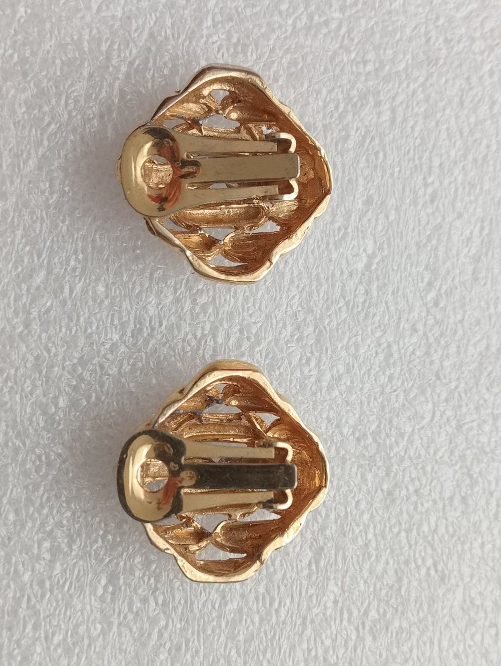Ohrringe & -stecker: Wunderschöne Ohrclip, Anschpruchsvolle, 2 Farbig – Gebraucht aus Zürich von sendbad 3