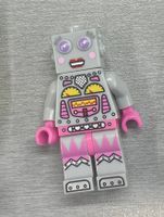 Lego Minifigur Lady Robot aus Serie 11