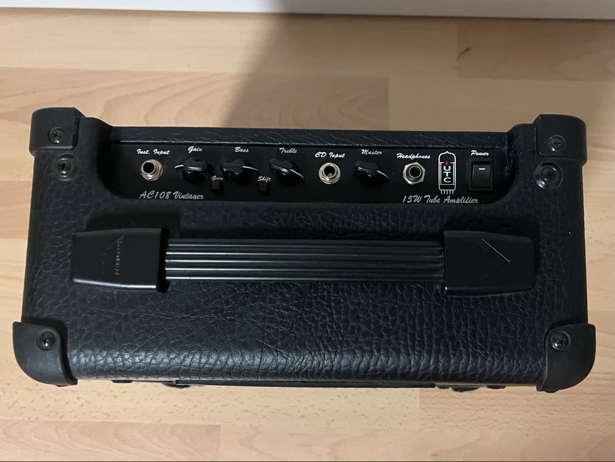 Behringer Amplificateurs: Kleiner Behringer AMP – D'occasion à Oekingen par steph.67 1