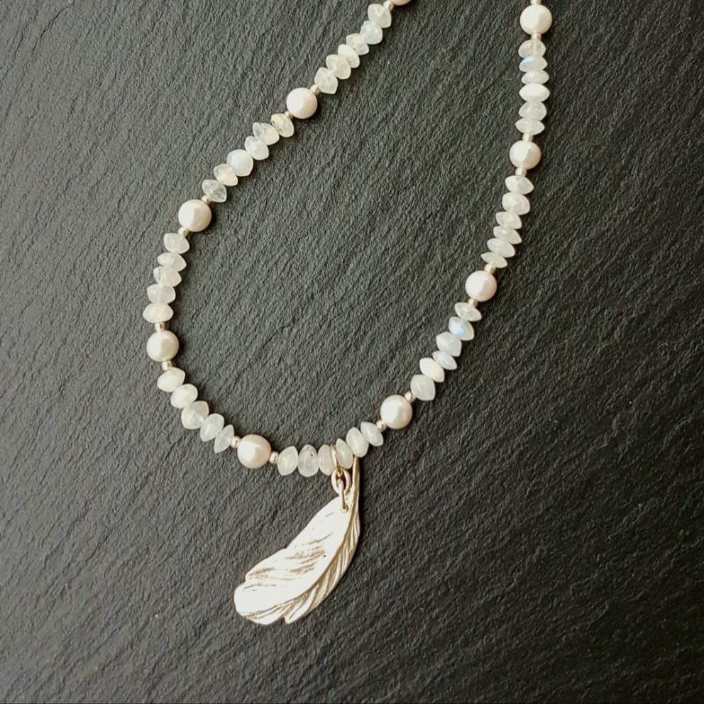 Catenine: Collier pierres de lune, perles & argent – Nuovo e nell'imballaggio originale da Veyrier venduto da Leilazizou