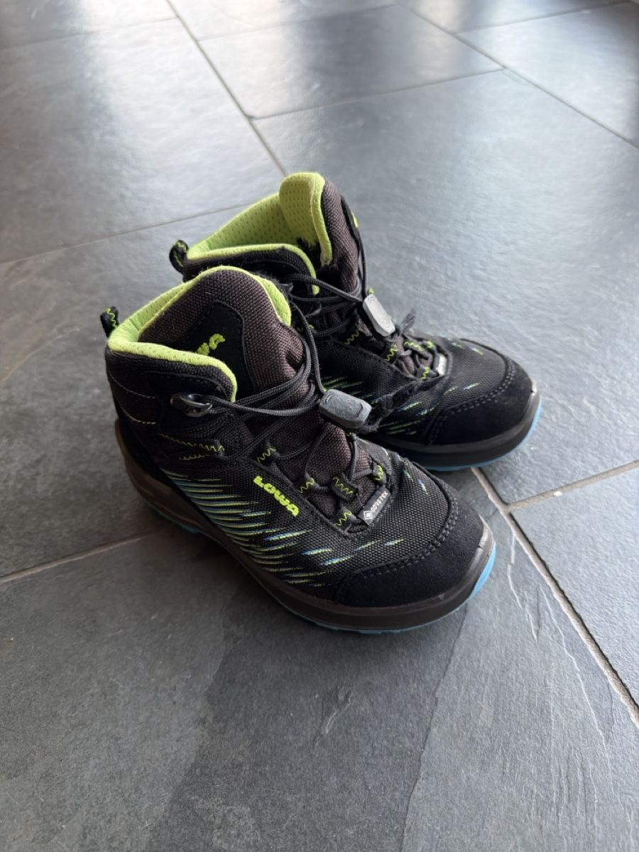 Lowa Schuhe für Jungen: Lows Wanderschuhe  – Gebraucht aus Buch am Irchel von olivv24