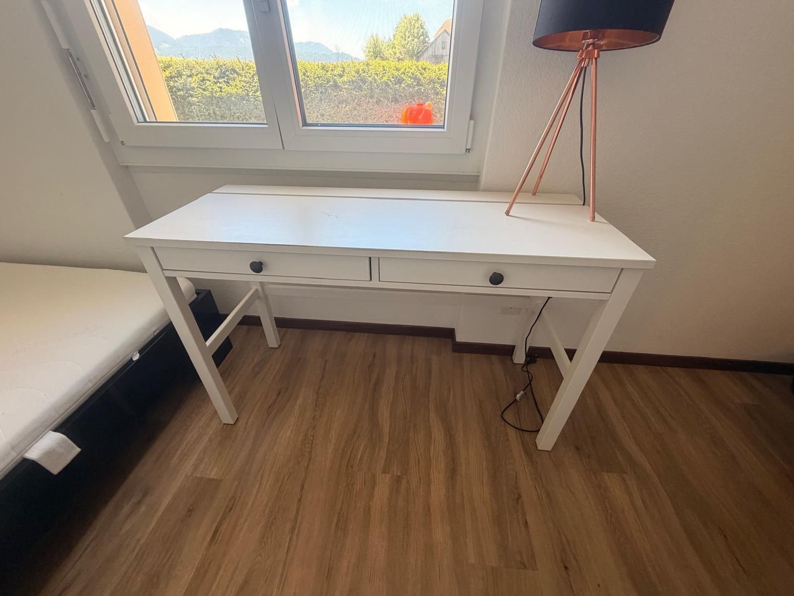 Schreibtische: Desk / Vanity Table for Sale – Gebraucht aus Alosen von len_r759 2