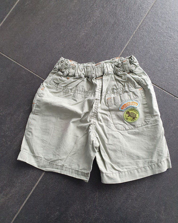 C&A Pantaloni: kurze Hose Gr. 80 – Usato da Oberegg venduto da Roberto24 1