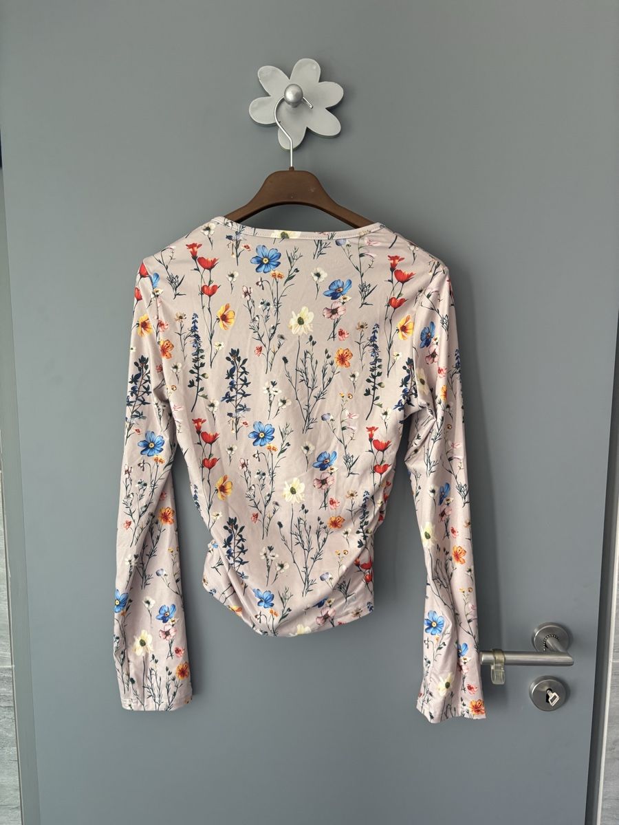 Maglioni & Felpe: Top à manches longues fleuri taille M  – Usato da Champlan venduto da mat_qff9 2