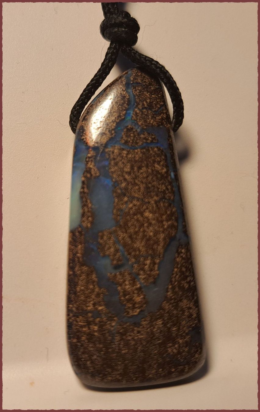 Ciondoli: ♛ Boulder Opal Anhänger mit Nylonband – Nuovo e nell'imballaggio originale da Oberglatt ZH venduto da Hot-Spot 4
