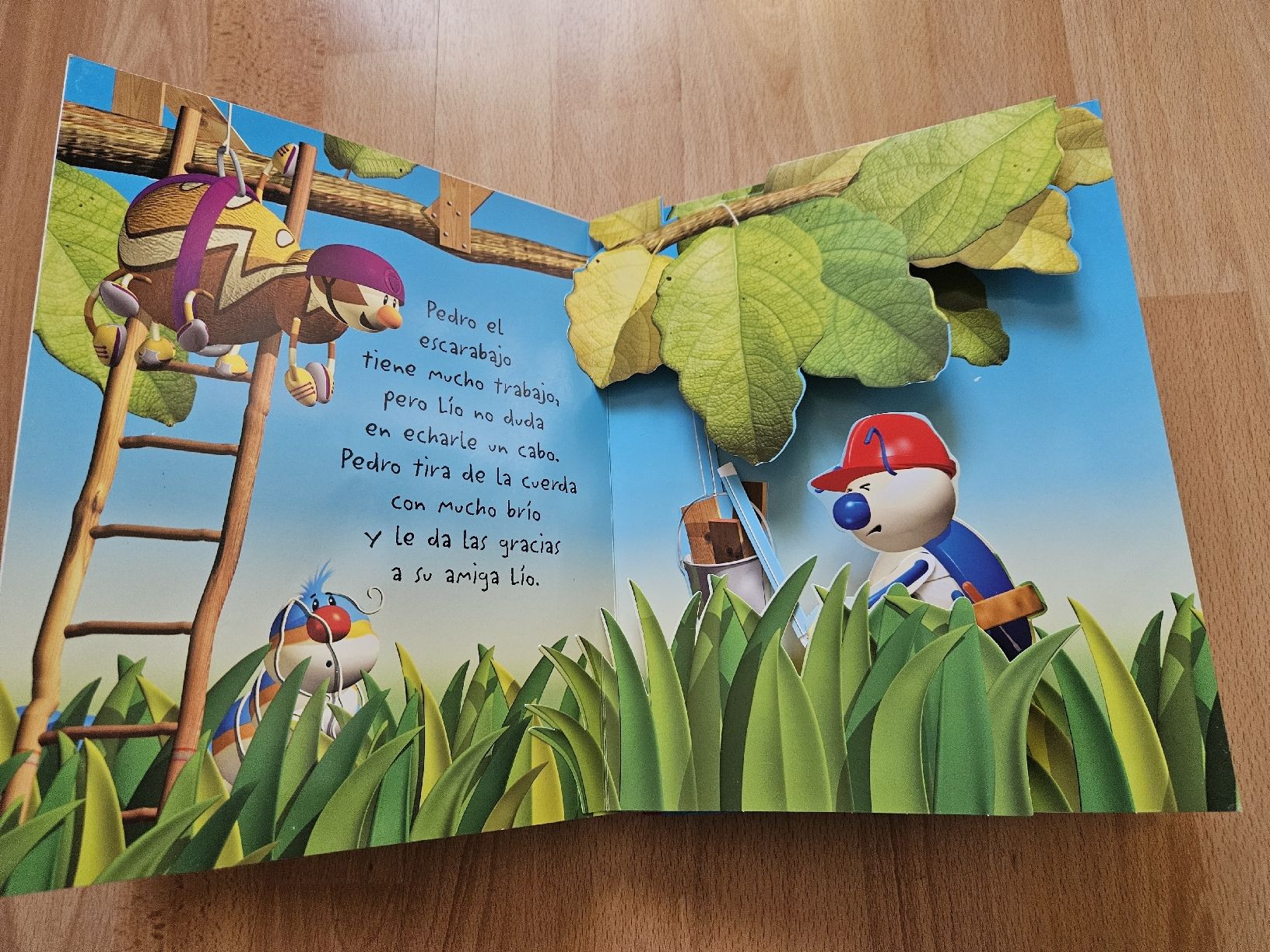 Libri: Spanisch Kinder-Pop-Up Buch "¡Lío, no para!" – Usato da Ebikon venduto da SecondChance_byM 2