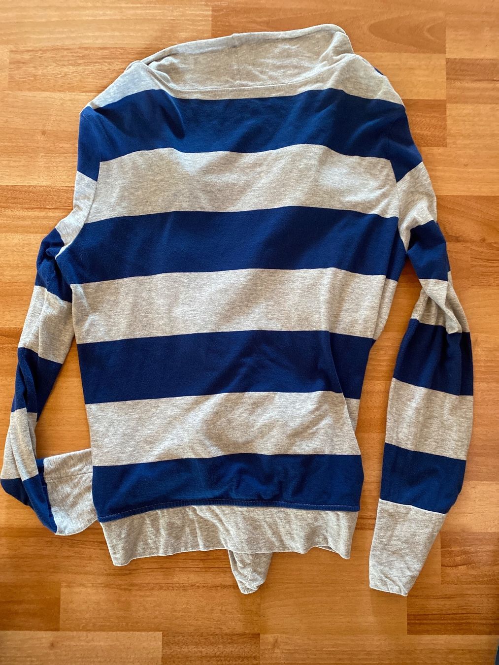 Calvin Klein Pullover & Sweatshirts: Calvin Klein Pullover/Jacke dünn Gr. XL – Gebraucht aus St. Gallen von mai_gd7k 1