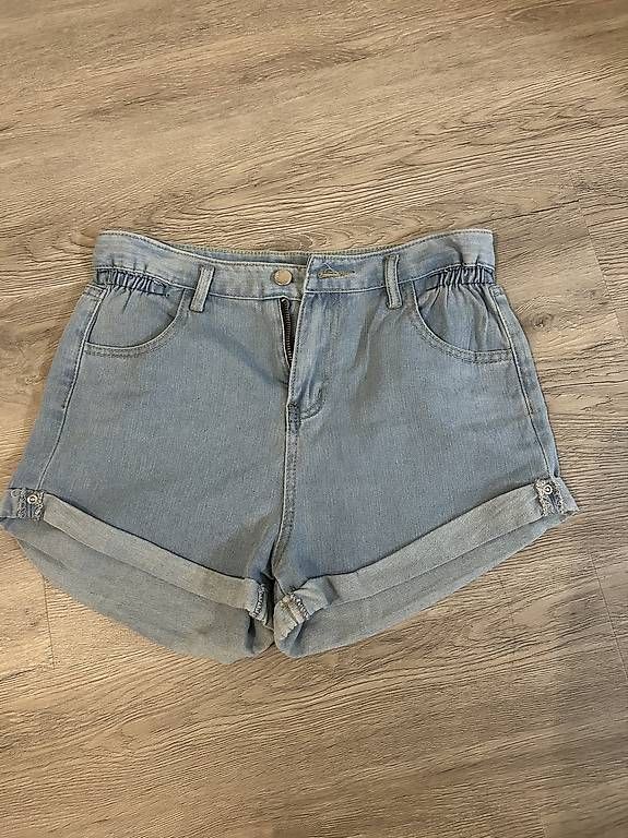 Jeans: Kurze Jeanshose – Usato da Schwerzenbach venduto da nic_zt5r