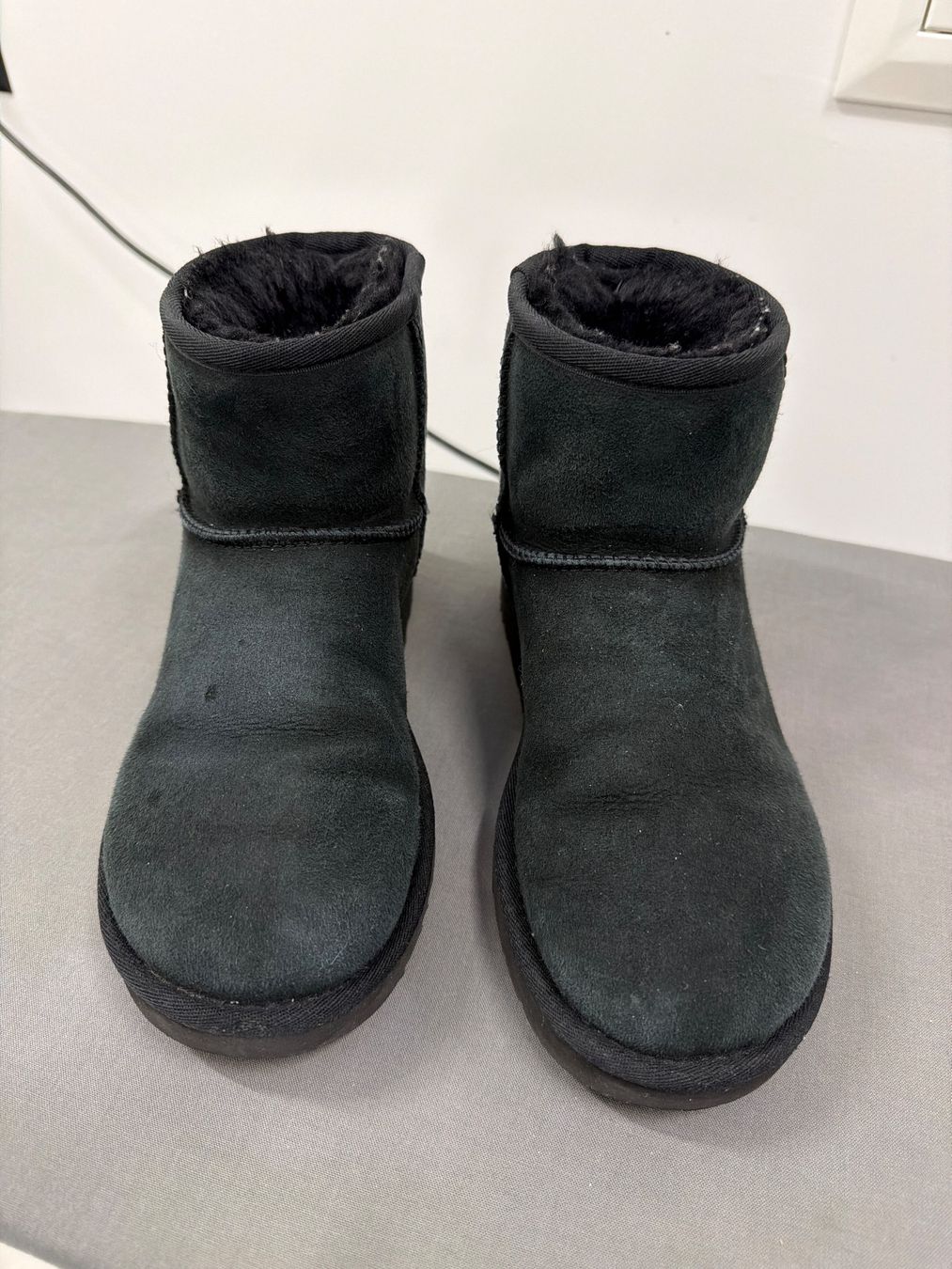 Ugg Chaussures femmes: UGG Boots schwarz Grösse 37 – D'occasion à Tägerwilen par TinaLupu