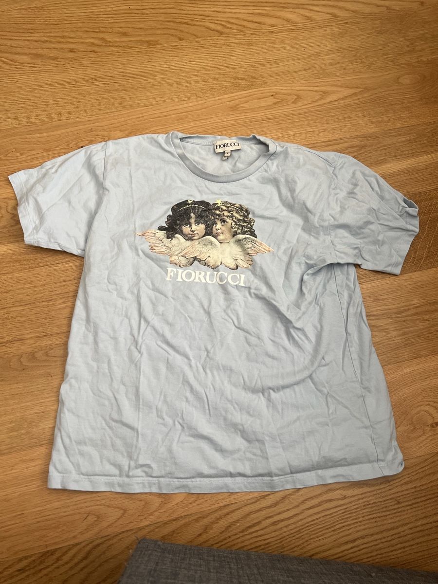 Fiorucci T-shirt: T shirt Fiorucci L – Usato da Vevey venduto da Stef_couture